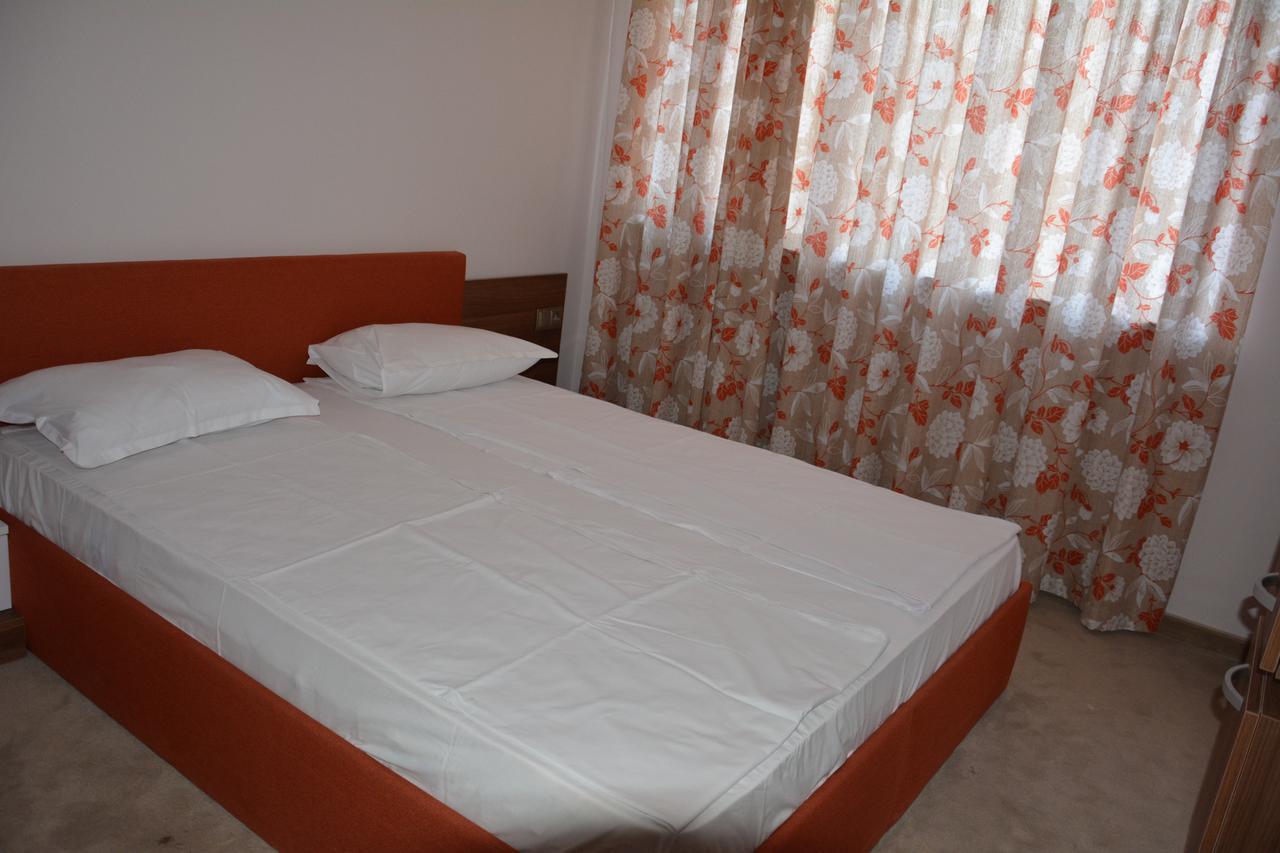 Vip Club Dolphin Coast Aparthotel ซันนีบีช ภายนอก รูปภาพ